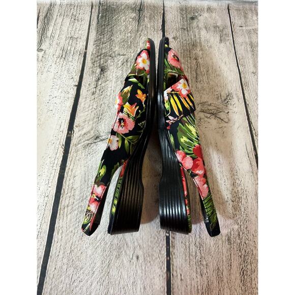 LIFESTRIDE Women’s Mimosa 2 Floral Slingback Sandals / Size: 8.5 - Picture 4 of 11